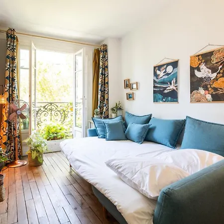 Authentic Nest Steps From Montmartre *