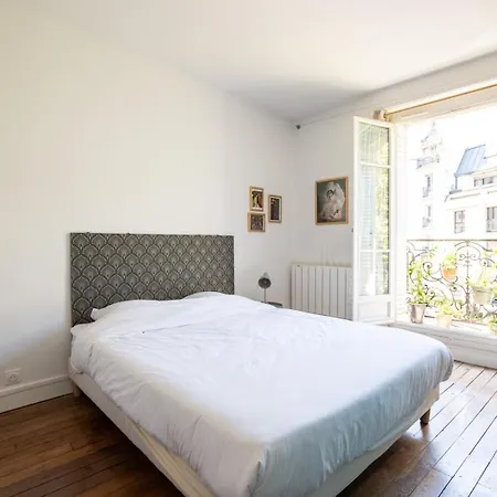Authentic Nest Steps From Montmartre Apartamento *